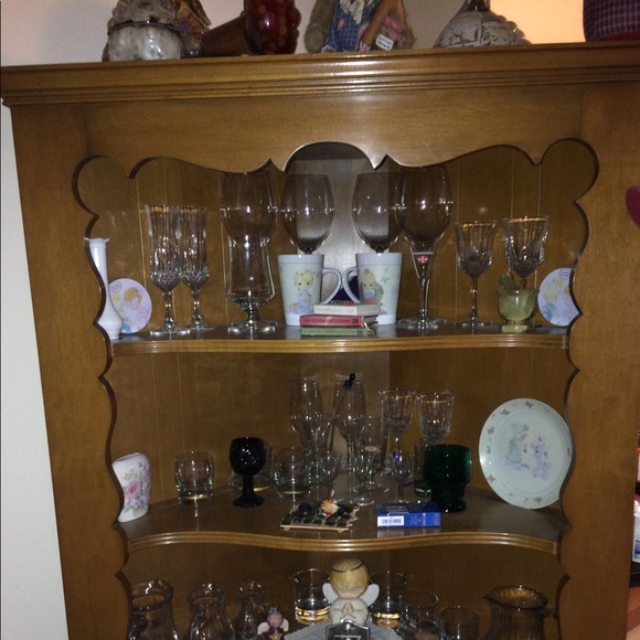 Corner Hutch - Picture 1 of 4